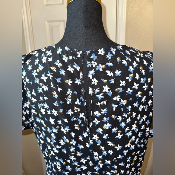 Michael Kors Black Floral V-Neck Dress XL Blue White Gold Detail Short Sleeve - Picture 5 of 9